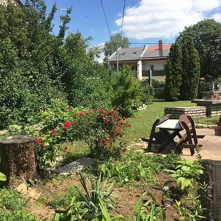 Bed & Breakfast Kaldy Panzio Balatonfured
